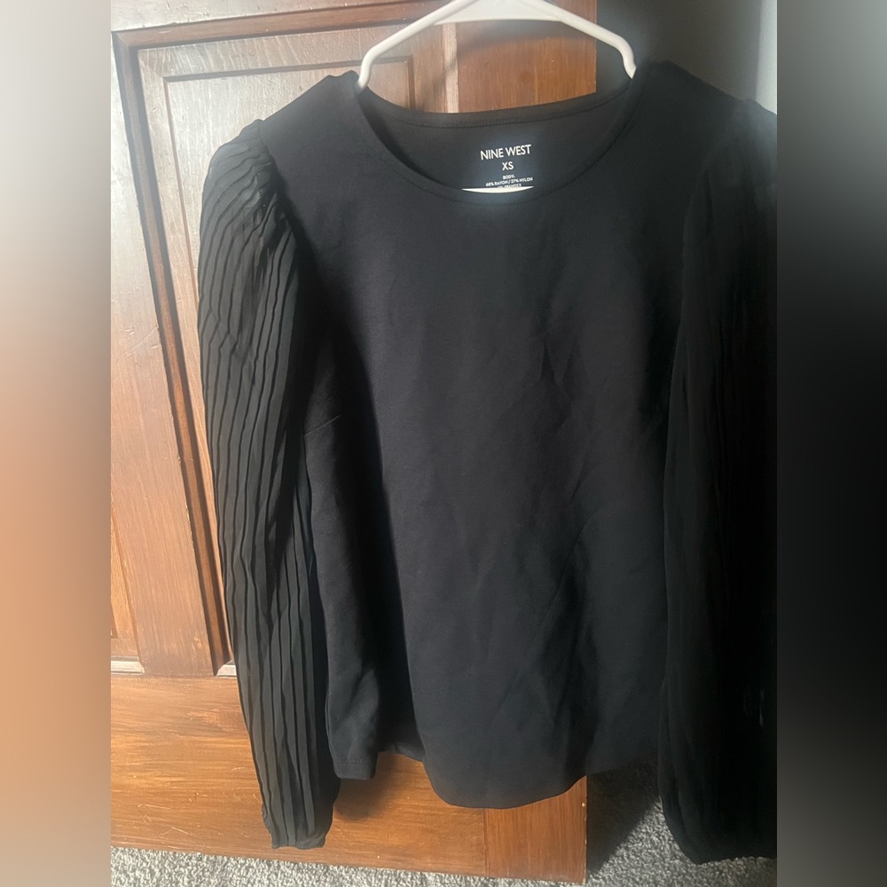 Size XS sheer sleeve blouse